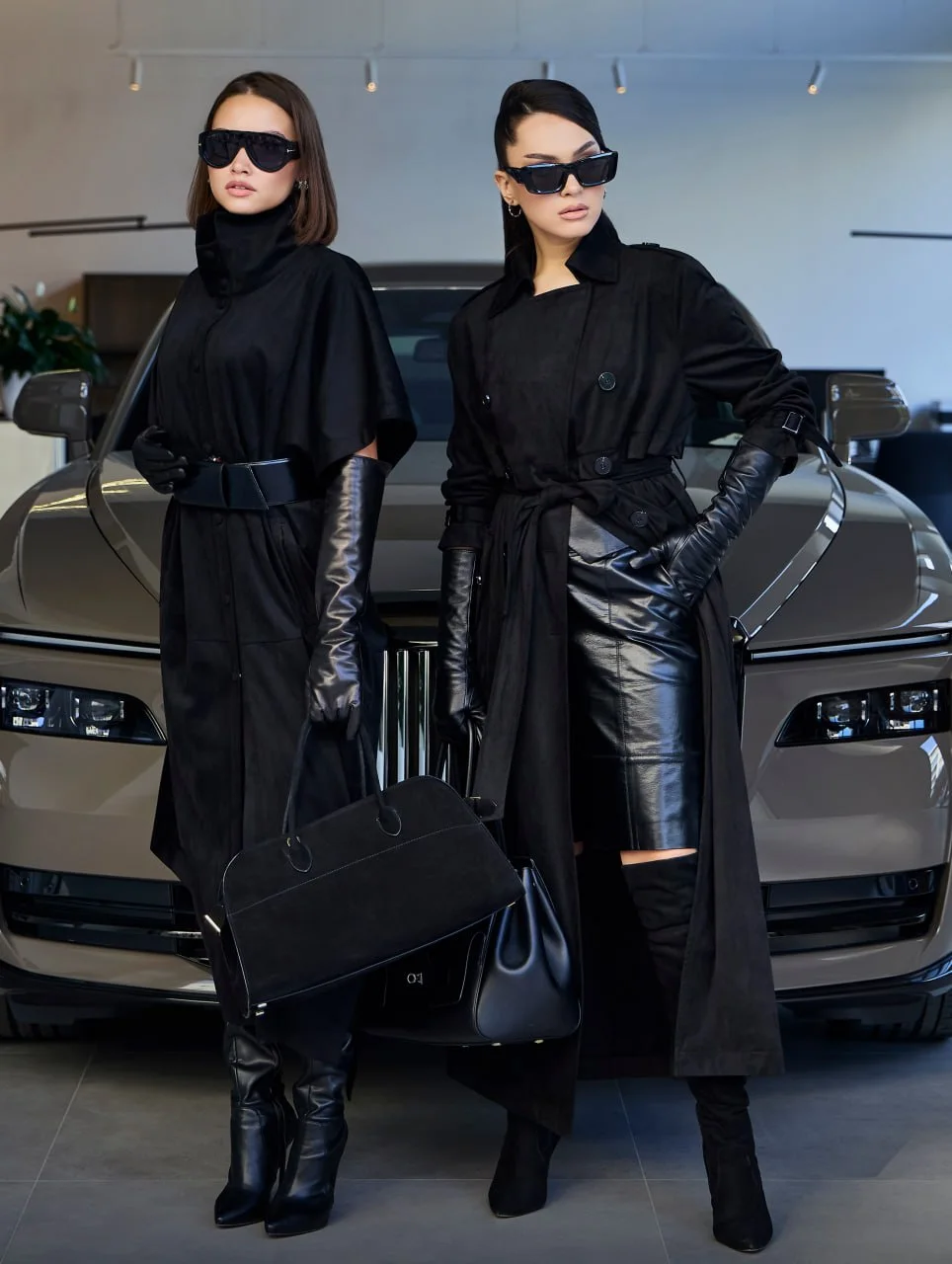 Два образа total black
